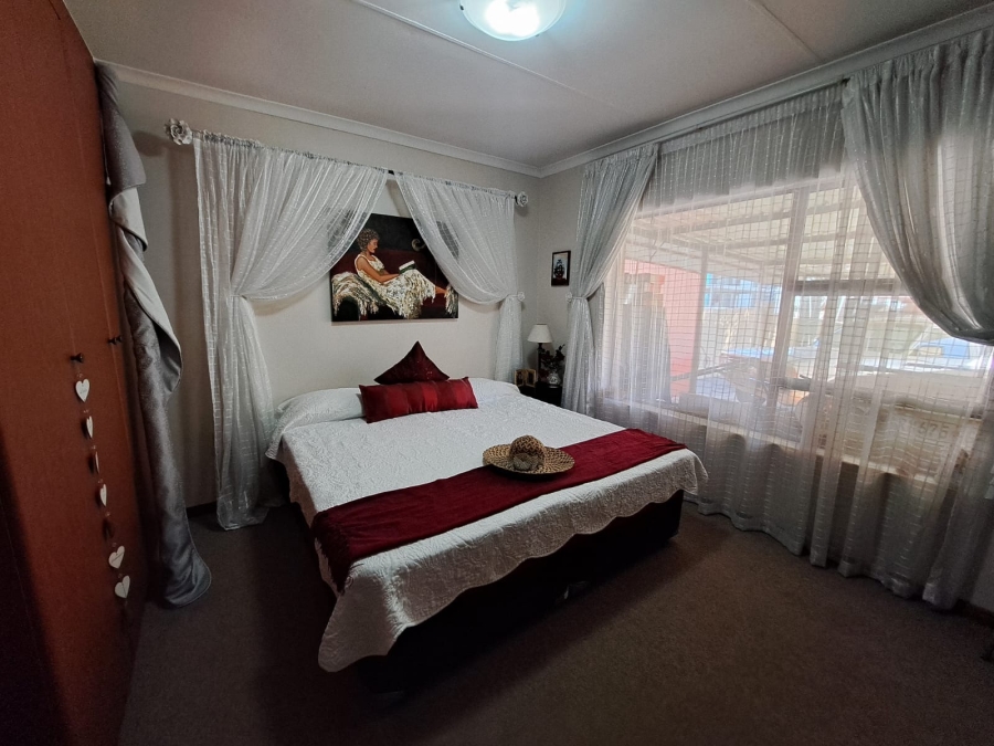 3 Bedroom Property for Sale in Waterval East North West